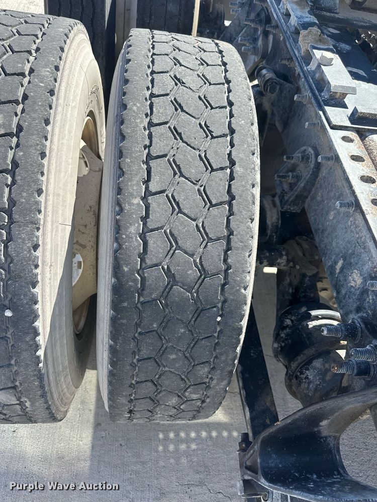 image for item DH1822 2011 International ProStar Premium  semi truck