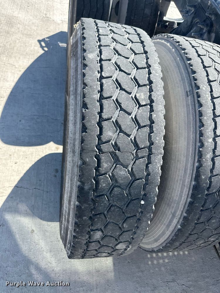 image for item DH1822 2011 International ProStar Premium  semi truck