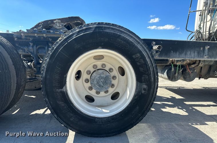 image for item DH1822 2011 International ProStar Premium  semi truck