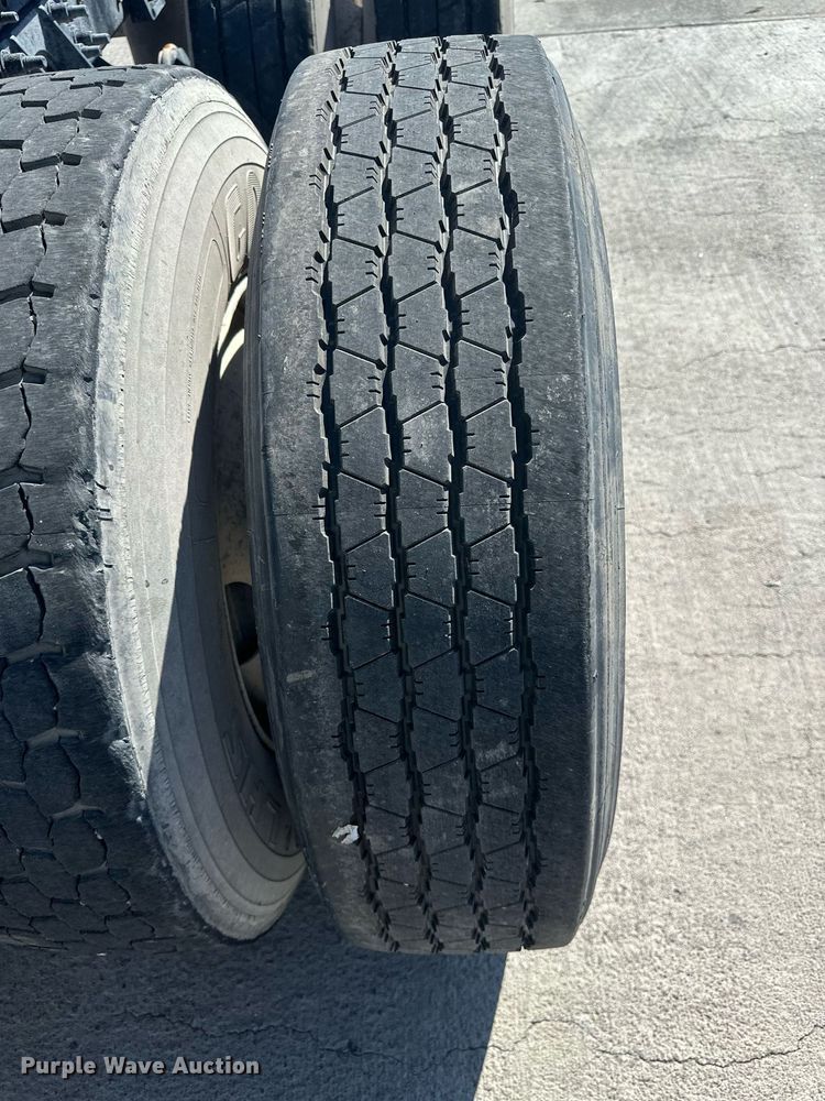 image for item DH1822 2011 International ProStar Premium  semi truck