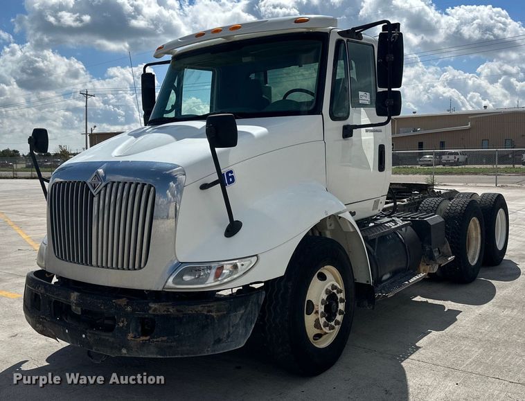 image for item DH1823 2006 International 8600  semi truck