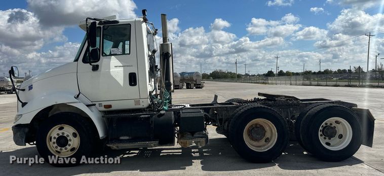 image for item DH1823 2006 International 8600  semi truck