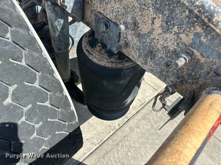 image for item DH1823 2006 International 8600  semi truck