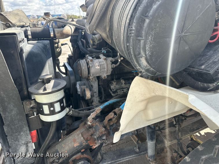 image for item DH1823 2006 International 8600  semi truck