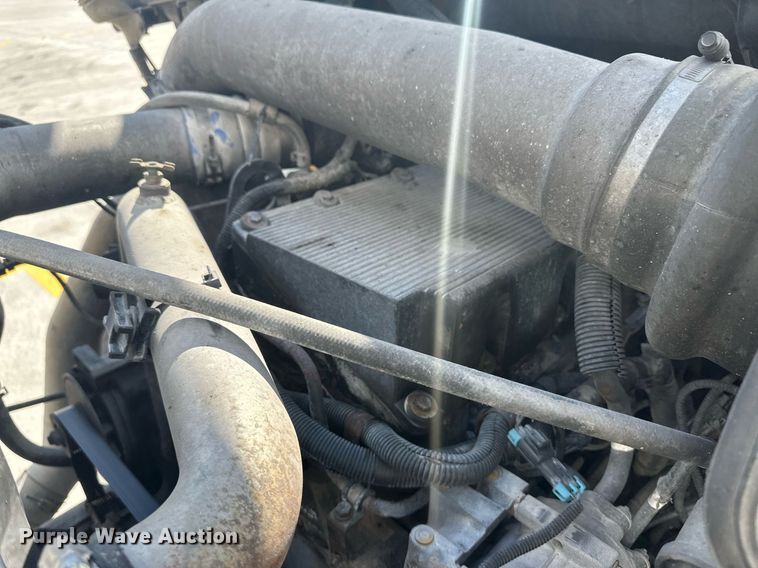 image for item DH1823 2006 International 8600  semi truck