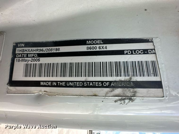 image for item DH1823 2006 International 8600  semi truck