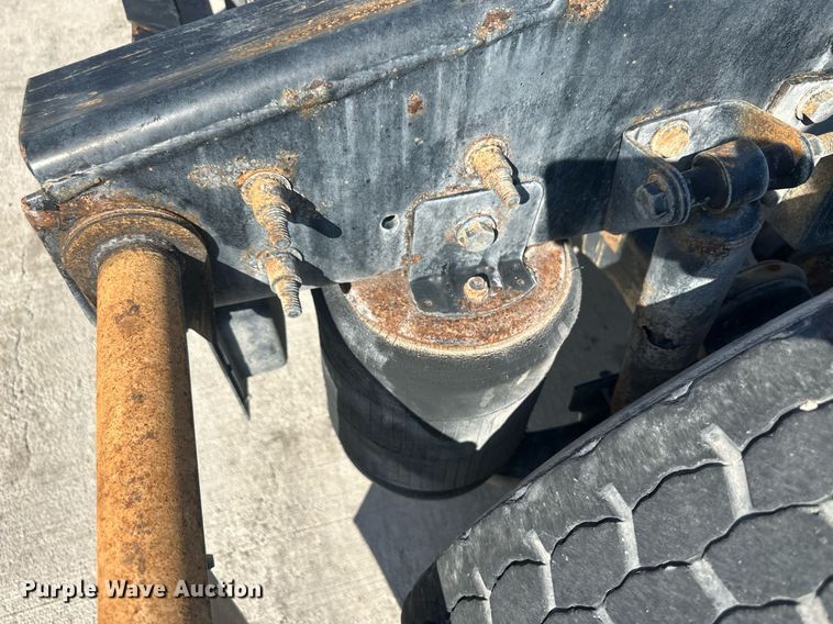 image for item DH1825 2011 International 8600  semi truck