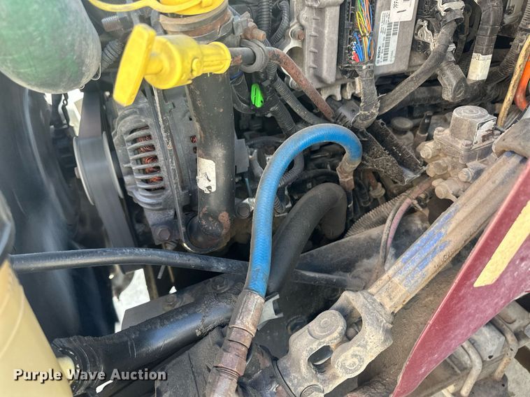 image for item DH1825 2011 International 8600  semi truck