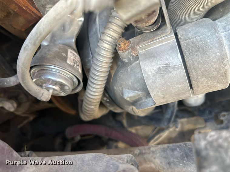 image for item DH1825 2011 International 8600  semi truck