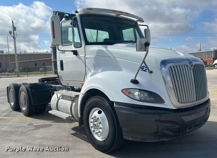image for item DH1826 2011 International ProStar Premium  semi truck