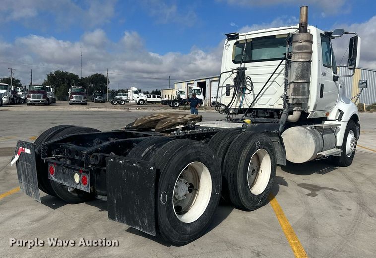 image for item DH1826 2011 International ProStar Premium  semi truck