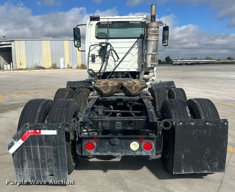 image for item DH1826 2011 International ProStar Premium  semi truck