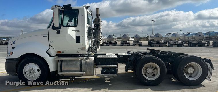 image for item DH1826 2011 International ProStar Premium  semi truck