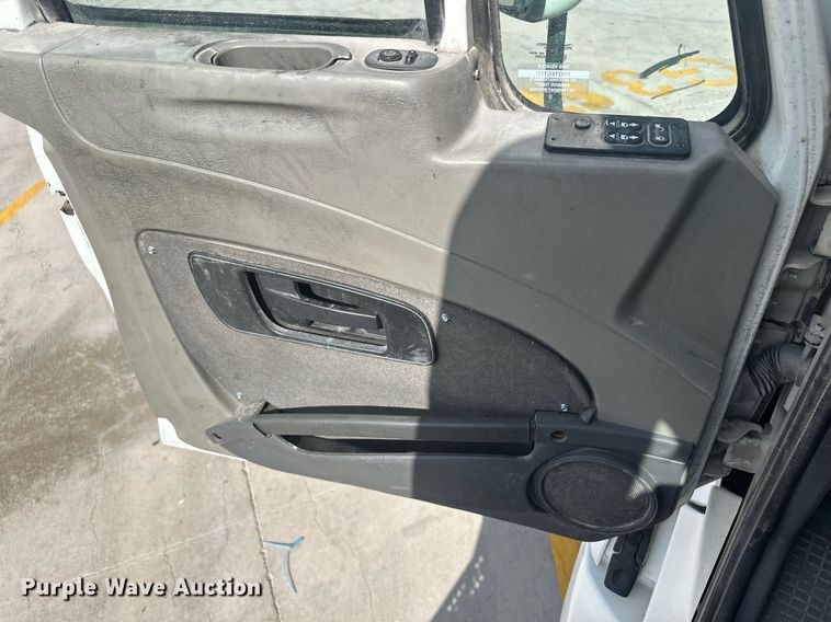 image for item DH1826 2011 International ProStar Premium  semi truck