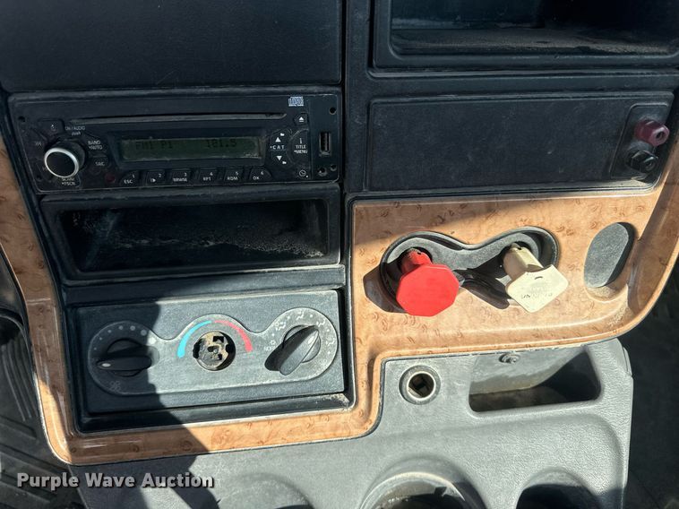 image for item DH1826 2011 International ProStar Premium  semi truck