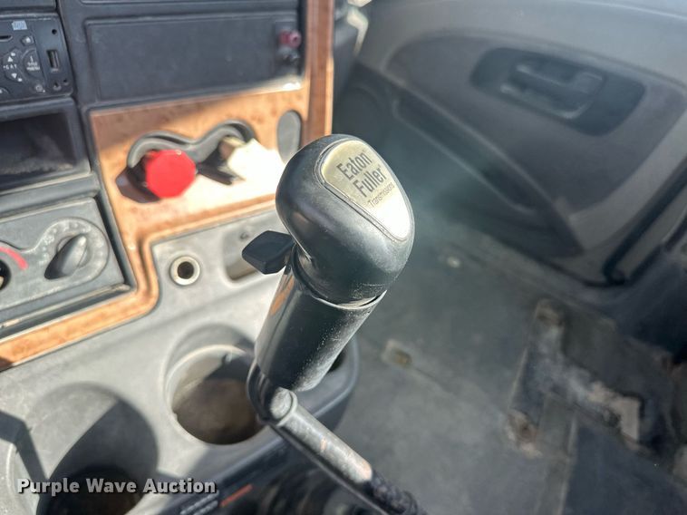 image for item DH1826 2011 International ProStar Premium  semi truck