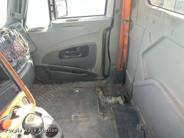 image for item DH1826 2011 International ProStar Premium  semi truck