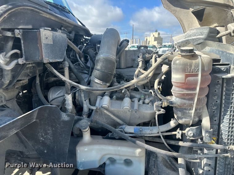 image for item DH1826 2011 International ProStar Premium  semi truck