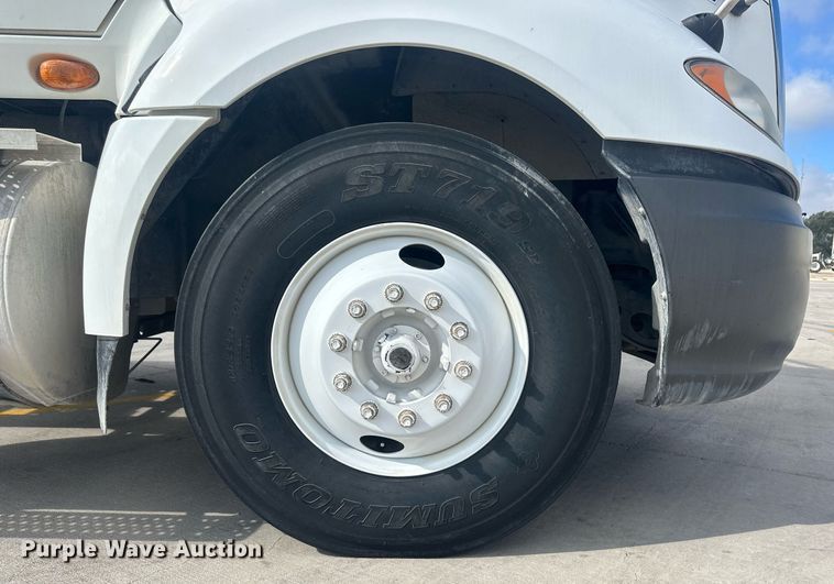 image for item DH1826 2011 International ProStar Premium  semi truck