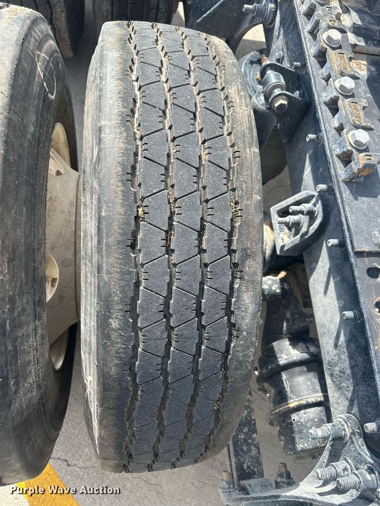 image for item DH1826 2011 International ProStar Premium  semi truck