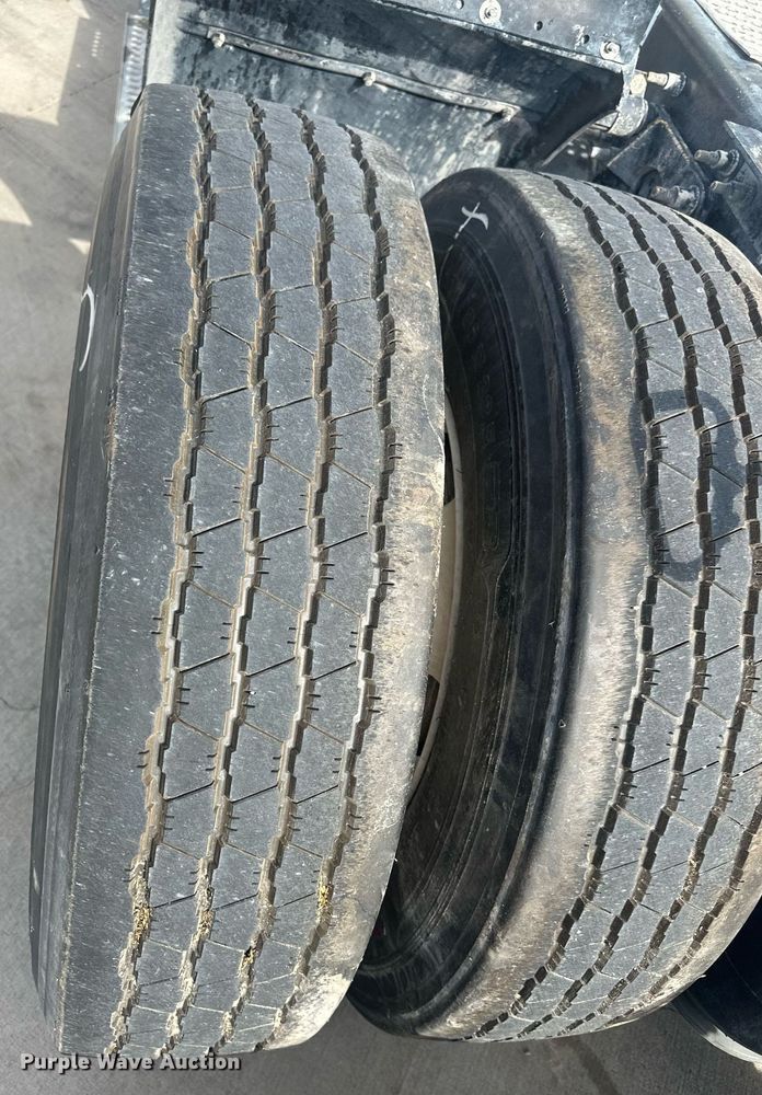 image for item DH1826 2011 International ProStar Premium  semi truck