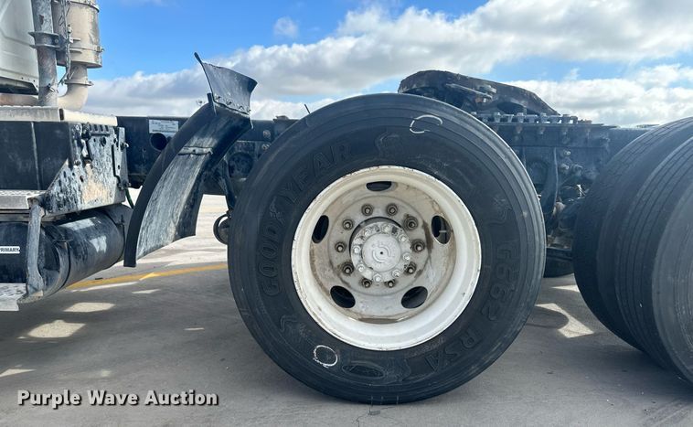 image for item DH1826 2011 International ProStar Premium  semi truck