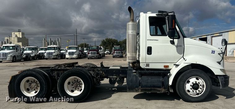 image for item DH1827 2006 International 8600  semi truck
