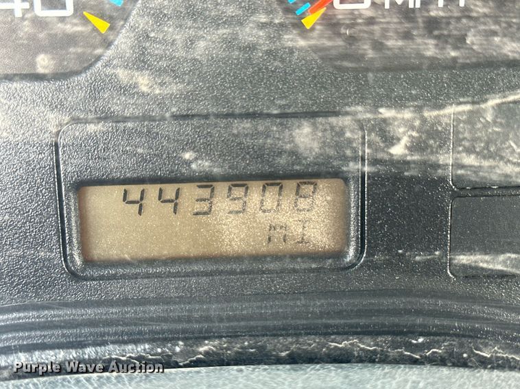 image for item DH1827 2006 International 8600  semi truck