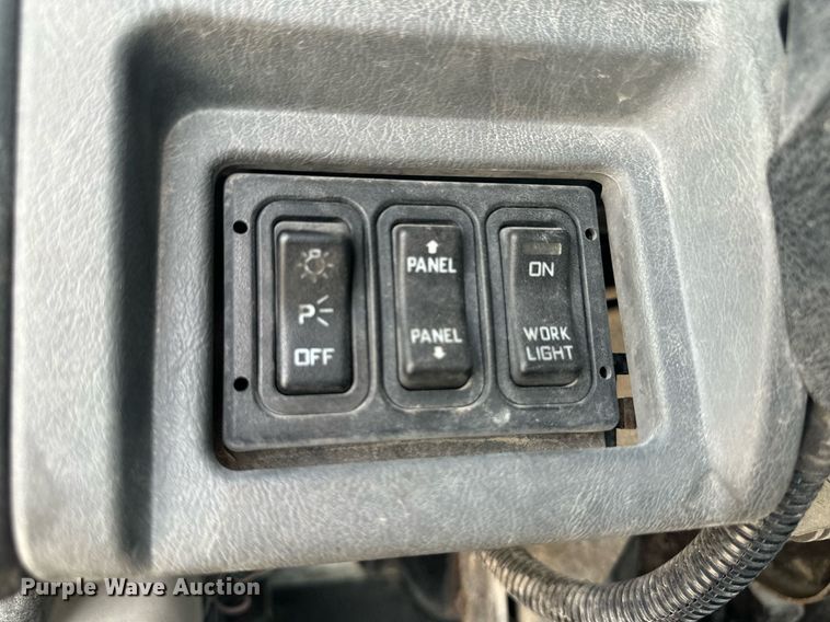 image for item DH1827 2006 International 8600  semi truck