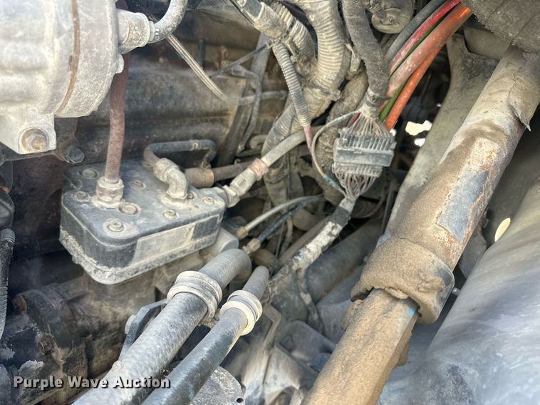 image for item DH1827 2006 International 8600  semi truck