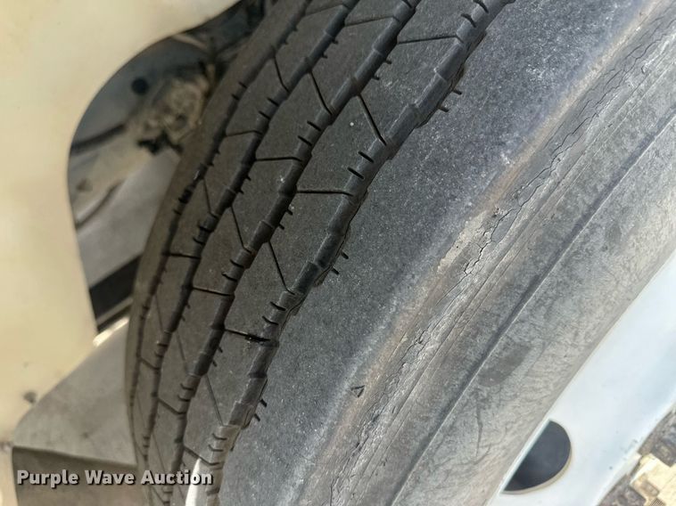 image for item DH1827 2006 International 8600  semi truck