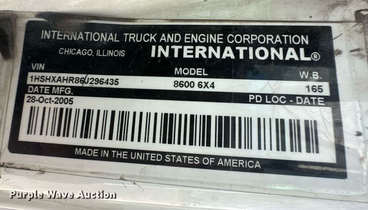 image for item DH1827 2006 International 8600  semi truck