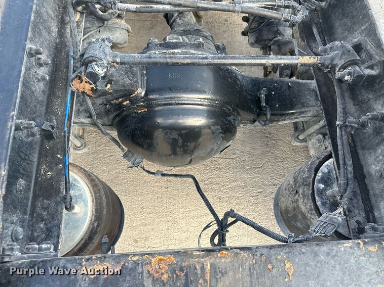 image for item DH1828 2012 Freightliner Cascadia  semi truck