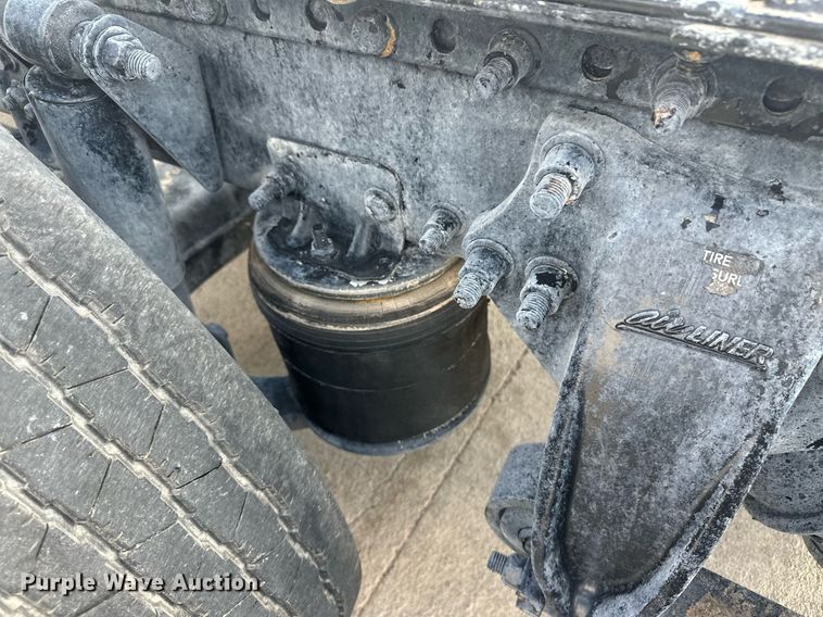 image for item DH1828 2012 Freightliner Cascadia  semi truck