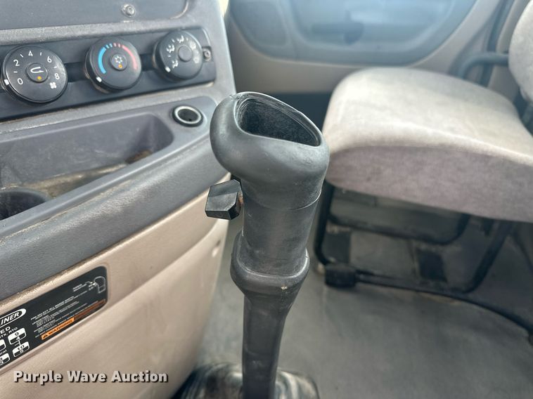 image for item DH1828 2012 Freightliner Cascadia  semi truck