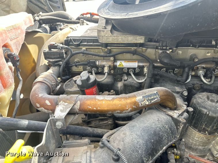 image for item DH1828 2012 Freightliner Cascadia  semi truck