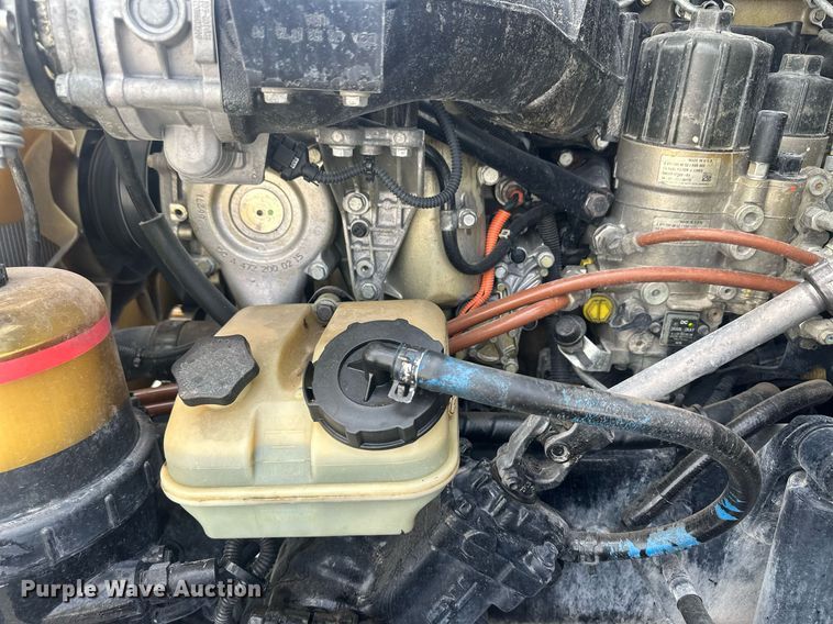 image for item DH1828 2012 Freightliner Cascadia  semi truck