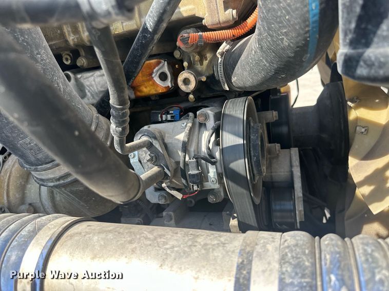 image for item DH1828 2012 Freightliner Cascadia  semi truck