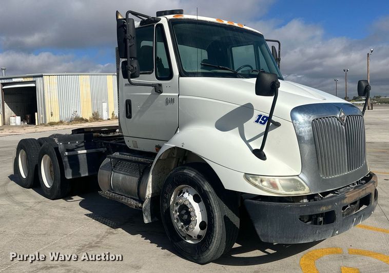 image for item DH1829 2007 International 8600  semi truck