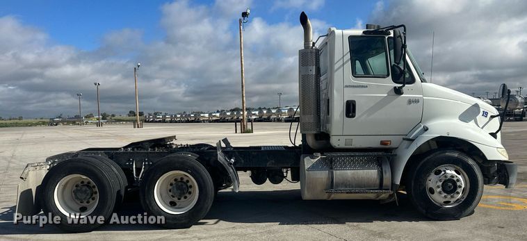 image for item DH1829 2007 International 8600  semi truck