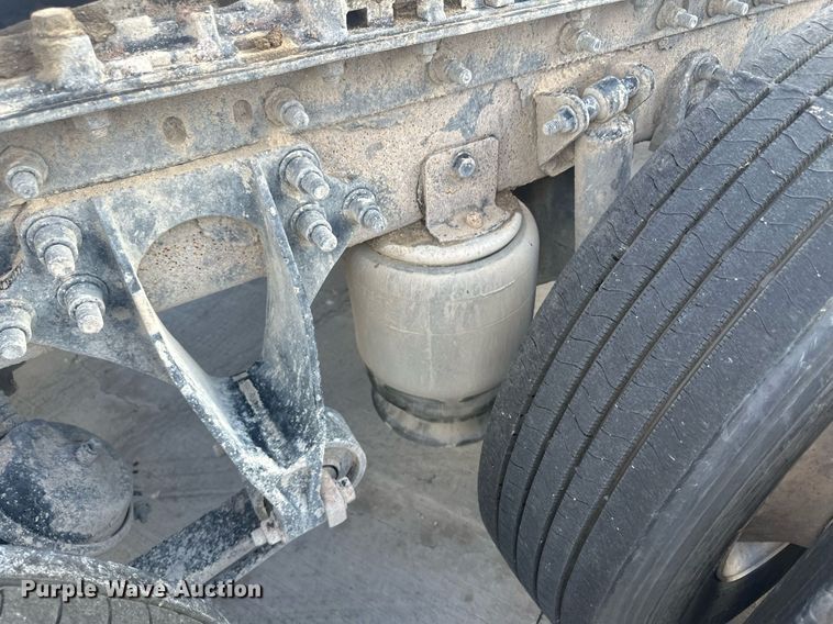 image for item DH1829 2007 International 8600  semi truck