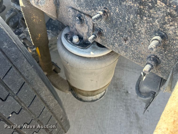 image for item DH1829 2007 International 8600  semi truck