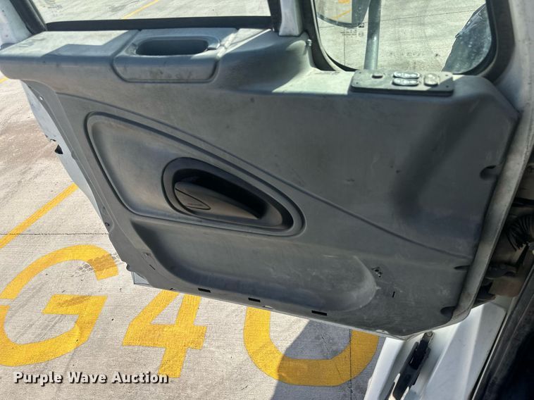 image for item DH1829 2007 International 8600  semi truck