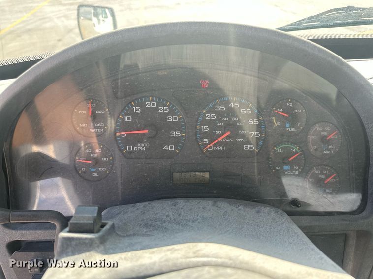 image for item DH1829 2007 International 8600  semi truck