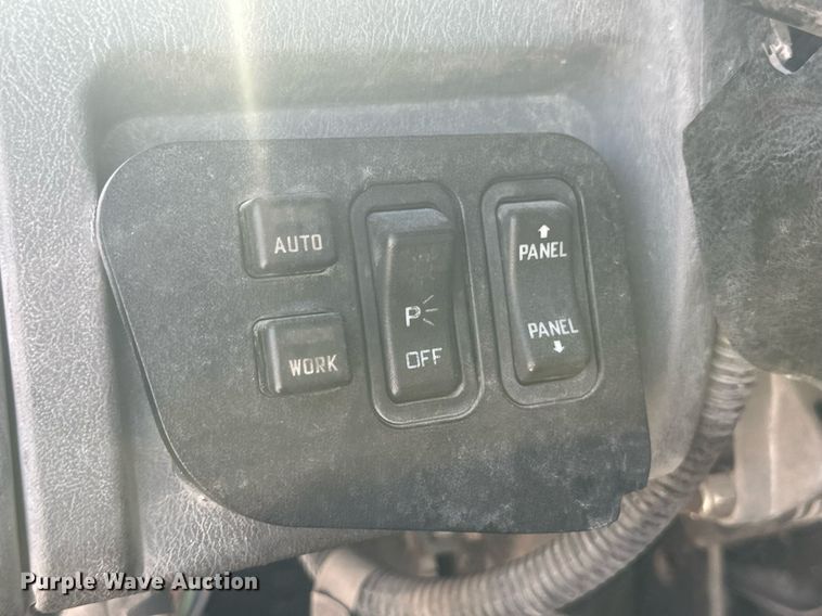 image for item DH1829 2007 International 8600  semi truck