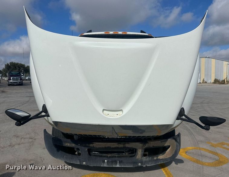 image for item DH1829 2007 International 8600  semi truck