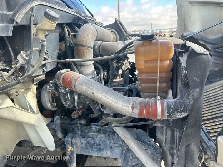 image for item DH1829 2007 International 8600  semi truck