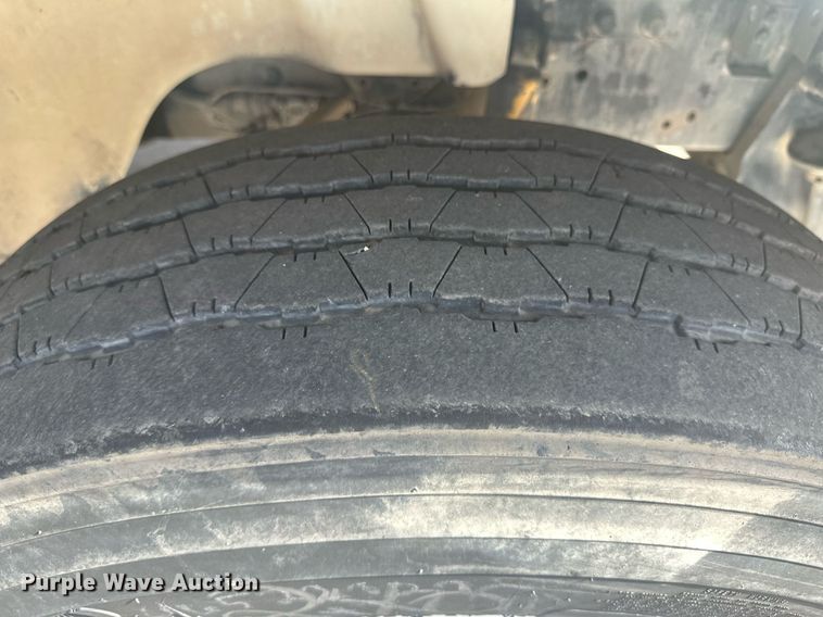 image for item DH1829 2007 International 8600  semi truck