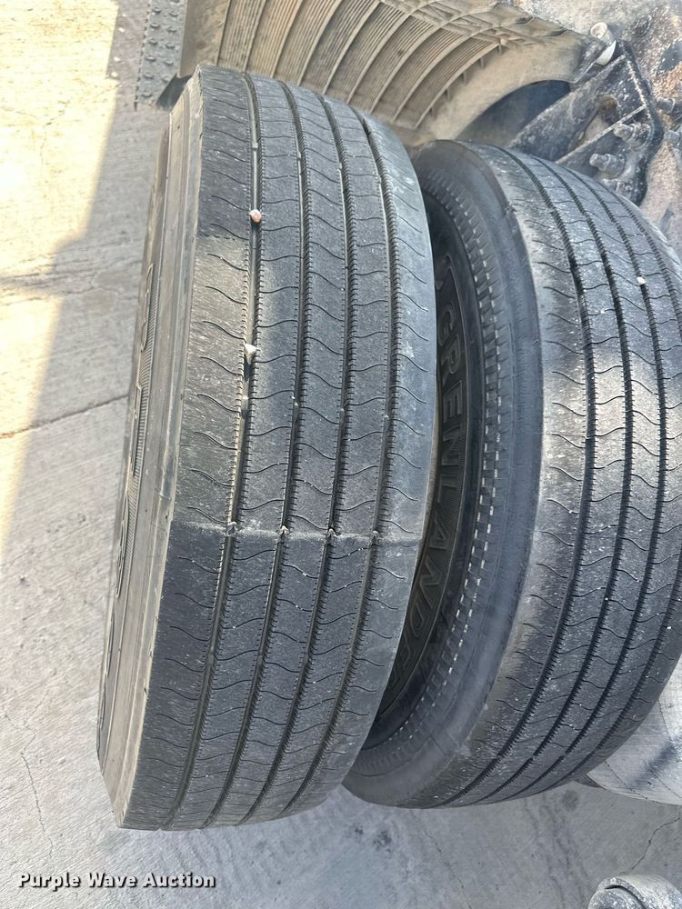 image for item DH1829 2007 International 8600  semi truck