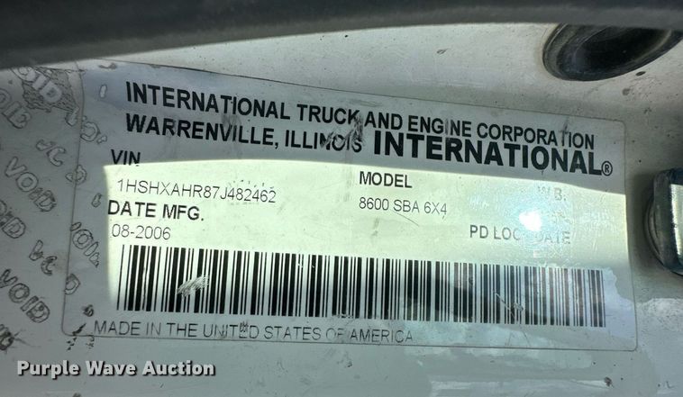 image for item DH1829 2007 International 8600  semi truck